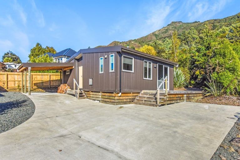 Photo of property in 1 Wilson Street, Havelock, 7100