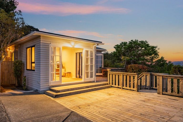 Photo of property in 24 Miromiro Road, Normandale, Lower Hutt, 5010