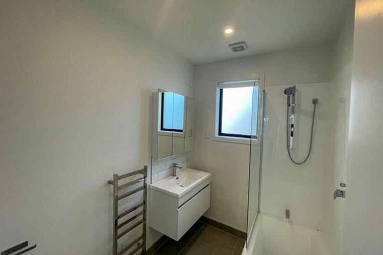 Photo of property in 4/5 Brandon Road, Glen Eden, Auckland, 0602