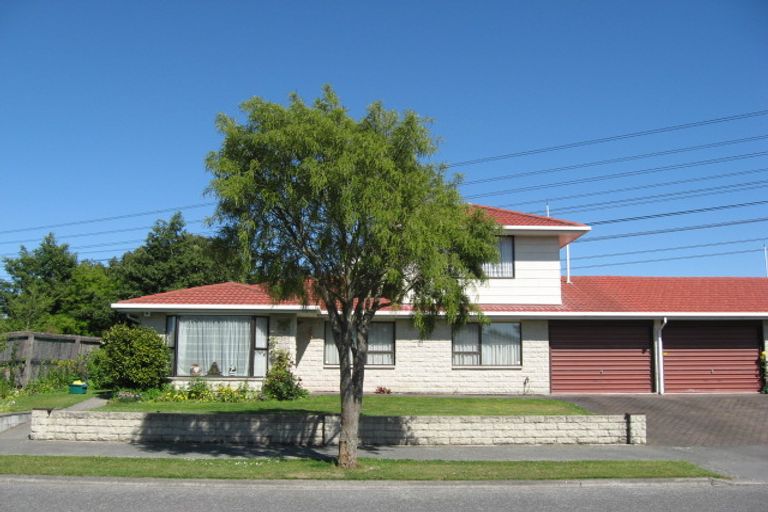 Photo of property in 33 Westgrove Avenue, Avonhead, Christchurch, 8042