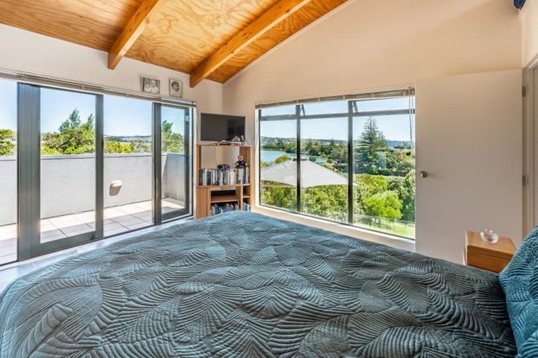 Photo of property in 2/42 Amorino Drive, Red Beach, 0932