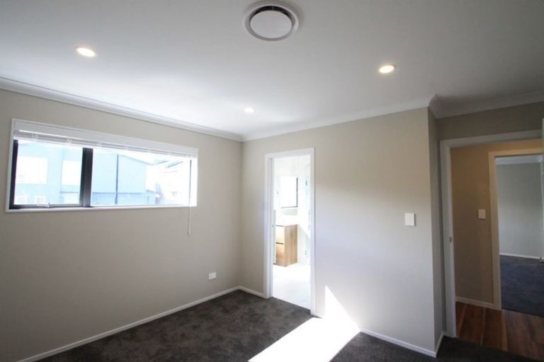 Photo of property in 10 Vazey Way, Hobsonville, Auckland, 0618