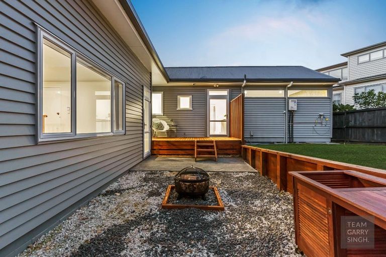Photo of property in 43 Dawood Place, The Gardens, Auckland, 2105