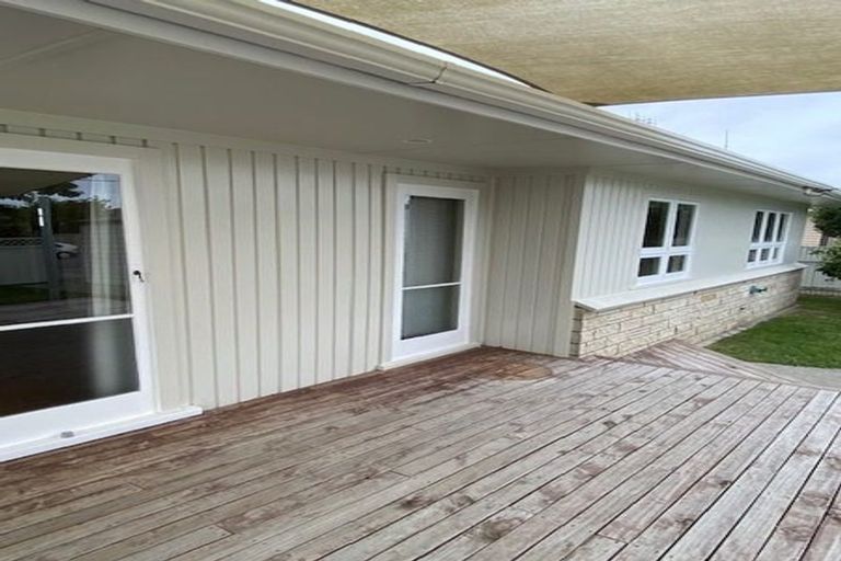 Photo of property in 11 Windsor Terrace, Taradale, Napier, 4112