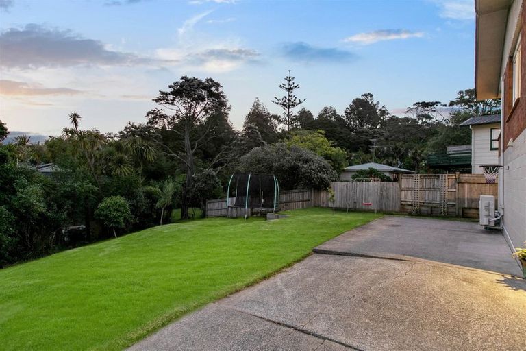 Photo of property in 19 Woodcote Drive, Glenfield, Auckland, 0629