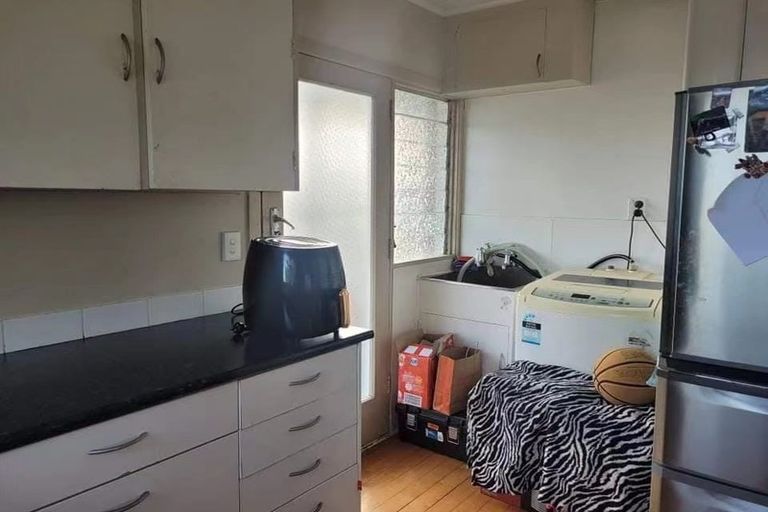 Photo of property in 1/7 Evelyn Place, Hillcrest, Auckland, 0627
