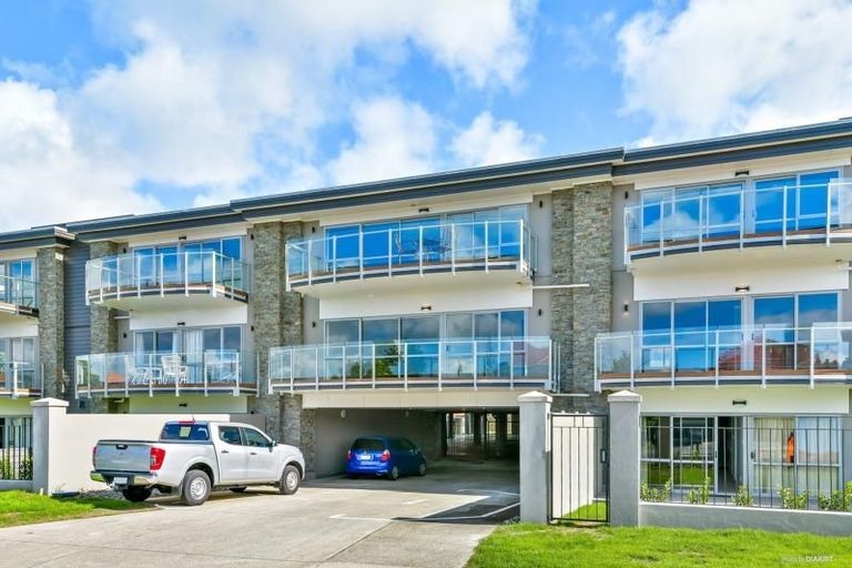 Photo of property in 302/252 Centreway Road, Orewa, 0931