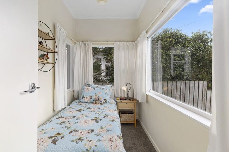 Photo of property in 154 Rongotai Road, Kilbirnie, Wellington, 6022