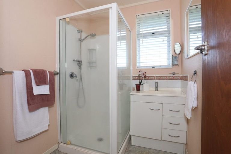 Photo of property in 1 Edward Street, Bulls, 4818