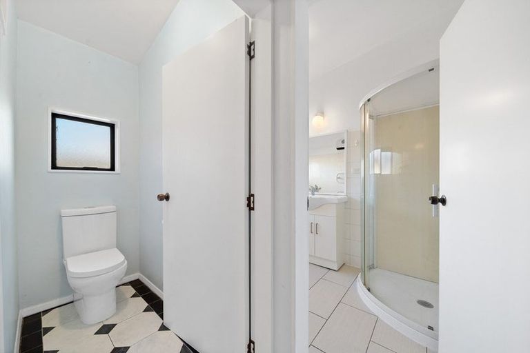 Photo of property in 3 Barrett Place, Carterton, 5713
