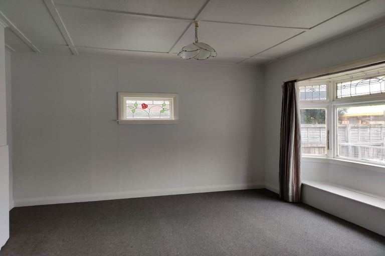 Photo of property in 2/4 Wainui Road, Waiwhetu, Lower Hutt, 5010