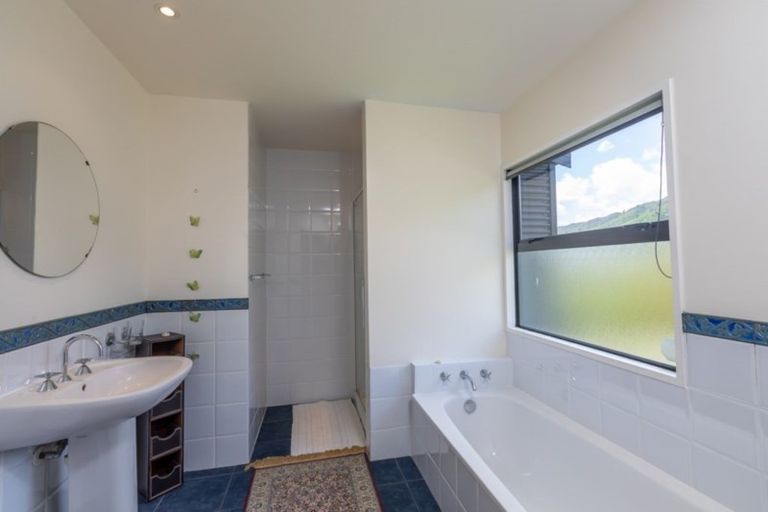 Photo of property in 72 Aston Road, Waikanae, 5391