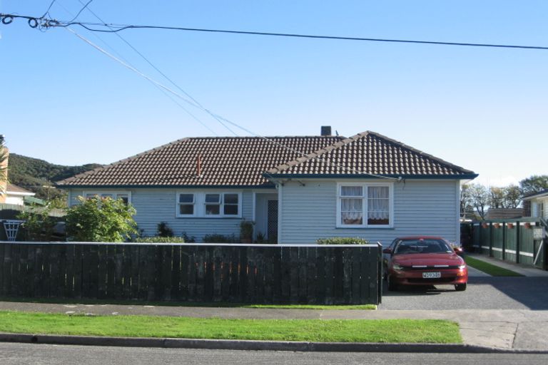 Photo of property in 14 Benge Crescent, Naenae, Lower Hutt, 5011