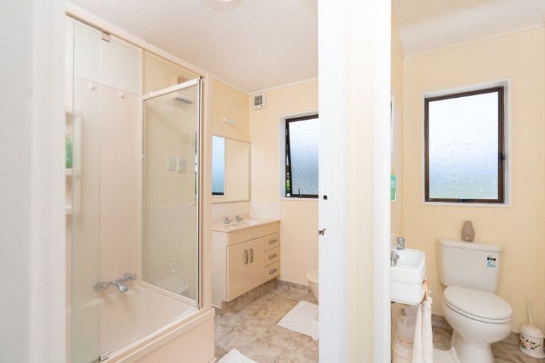 Photo of property in 51 Percy Dyett Drive, Karori, Wellington, 6012