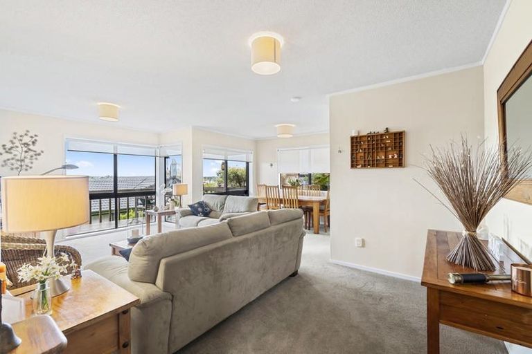 Photo of property in 1/71 Dalwhinnie Parade, Highland Park, Auckland, 2010