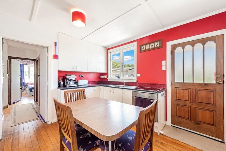 Photo of property in 19 Parkers Road, Tahunanui, Nelson, 7011