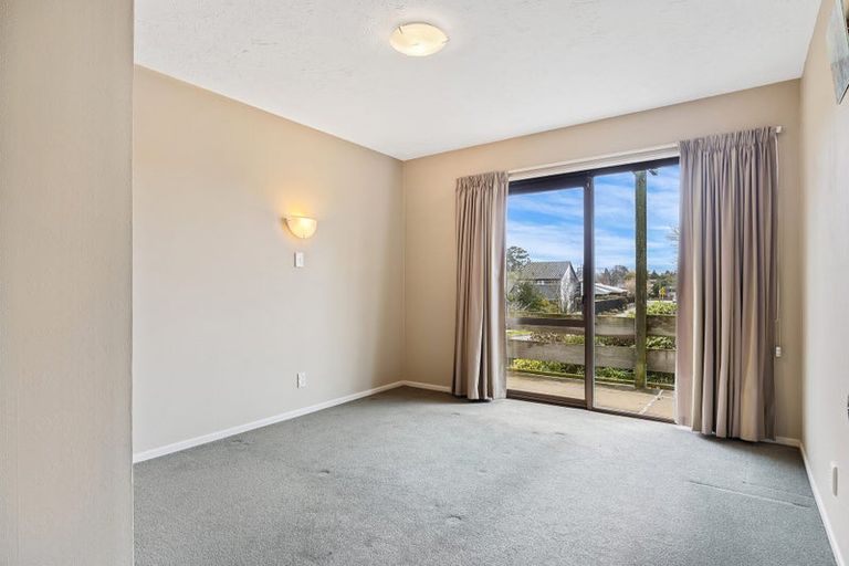 Photo of property in 2 Hanover Place, Ilam, Christchurch, 8041