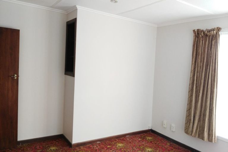 Photo of property in 44 Brandon Road, Glen Eden, Auckland, 0602