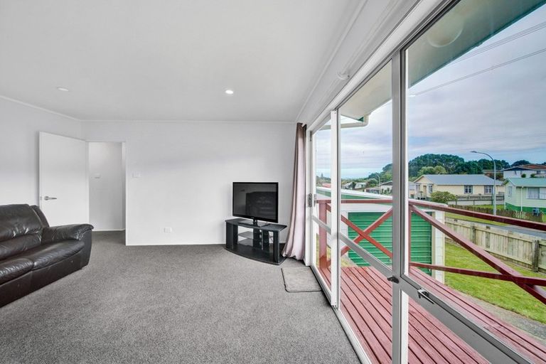 Photo of property in 35 Herekawe Drive, Spotswood, New Plymouth, 4310