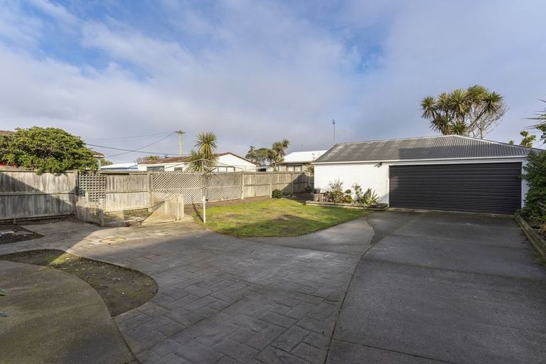 Photo of property in 54 Marine Parade, North New Brighton, Christchurch, 8083