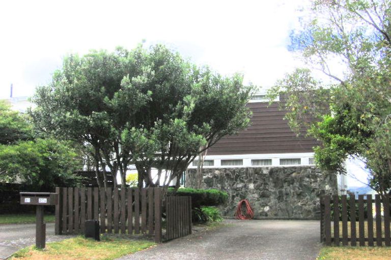 Photo of property in 27 Breton Grove, Kingston, Wellington, 6021