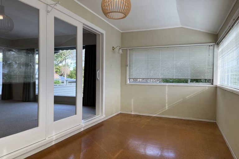 Photo of property in 6 Raines Avenue, Forrest Hill, Auckland, 0620