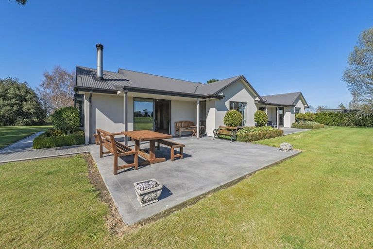 Photo of property in 122 East Street, Rotherham, 7379