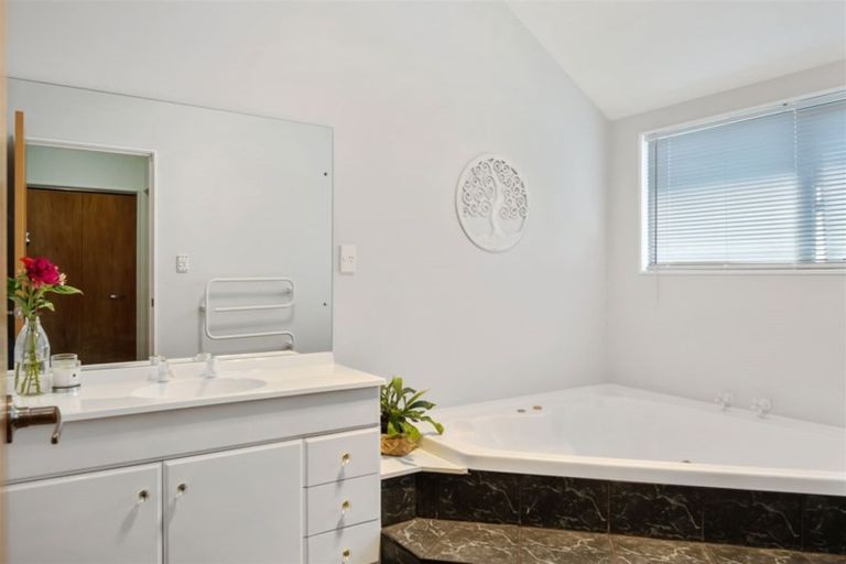 Photo of property in 10 Krammer Street, Motueka, 7120