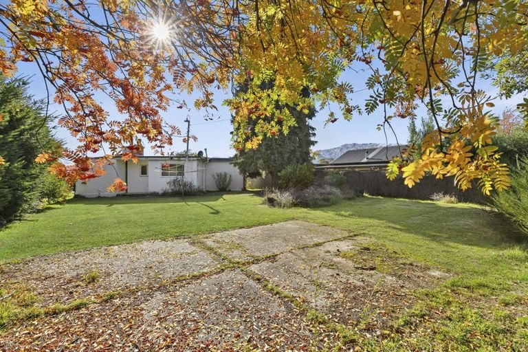 Photo of property in 32 Flora Dora Parade, Lake Hawea, Wanaka, 9382