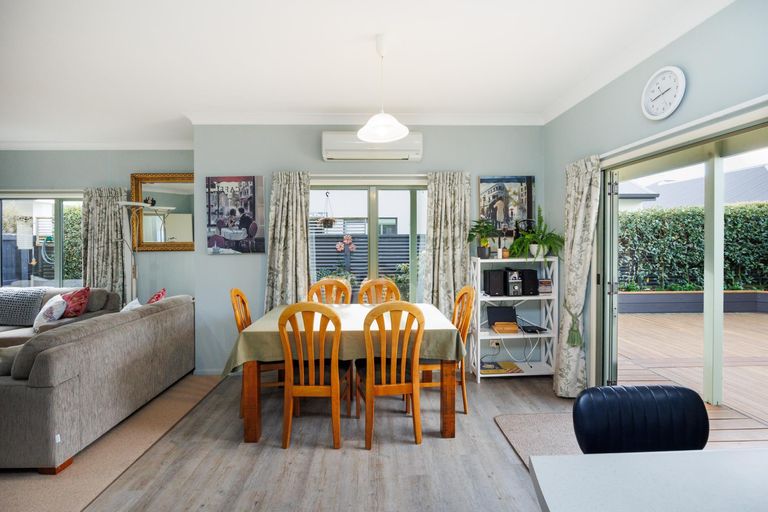 Photo of property in 25 Pirie Street, Palmerston North, 4410