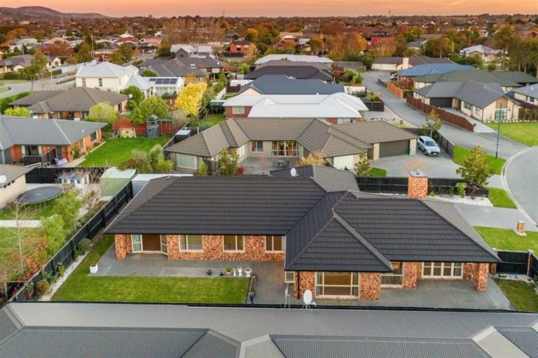Photo of property in 3 Cyclamen Place, Aidanfield, Christchurch, 8025