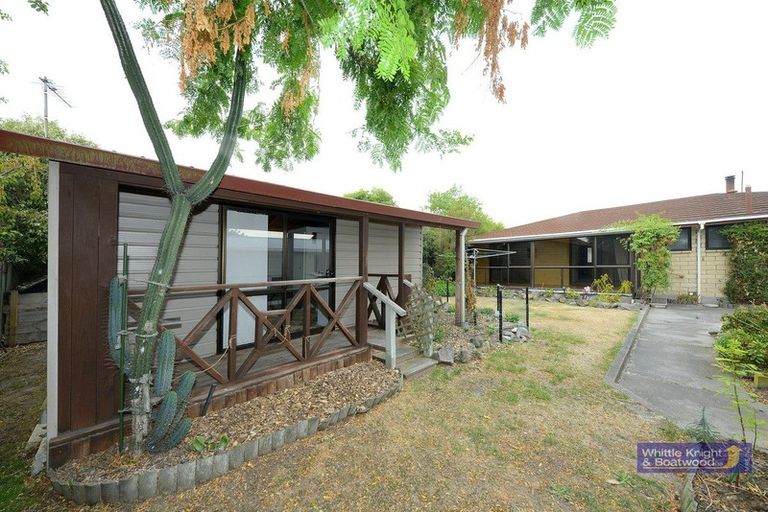 Photo of property in 56 Royal Park Drive, Parklands, Christchurch, 8083