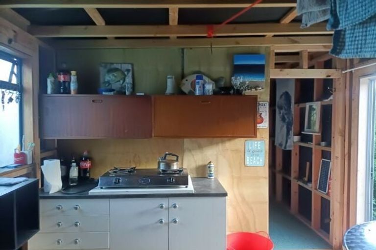 Photo of property in 1 Waikawau Beach Road, Waikawau, Coromandel, 3584