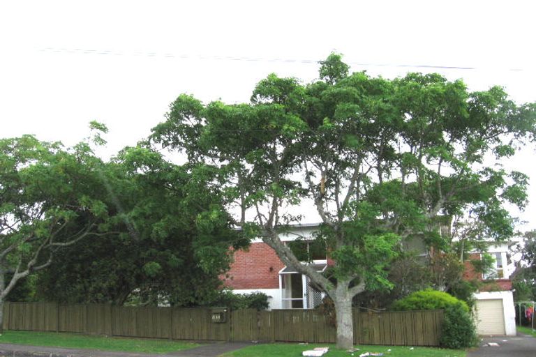 Photo of property in 1/83 Sylvan Avenue, Northcote, Auckland, 0627