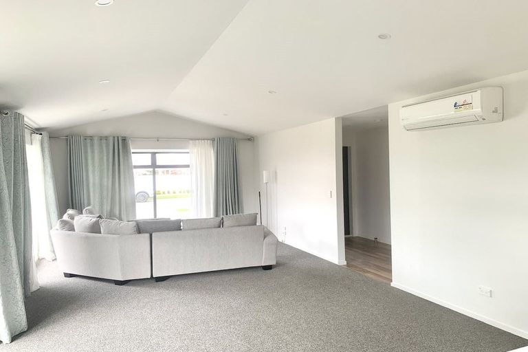 Photo of property in 12 Piper Street, Halswell, Christchurch, 8025