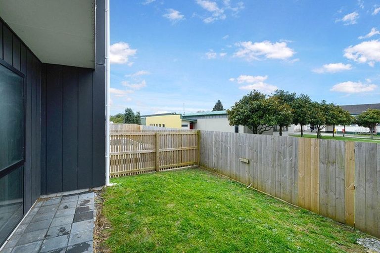 Photo of property in 41 Eileen Newey Place, Henderson, Auckland, 0612