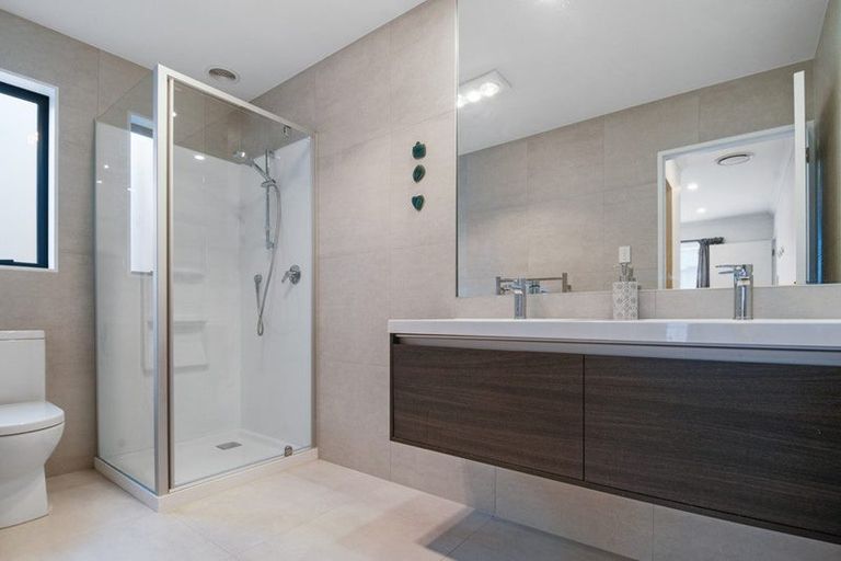 Photo of property in 18 Ringa Matau Road, Hobsonville, Auckland, 0616