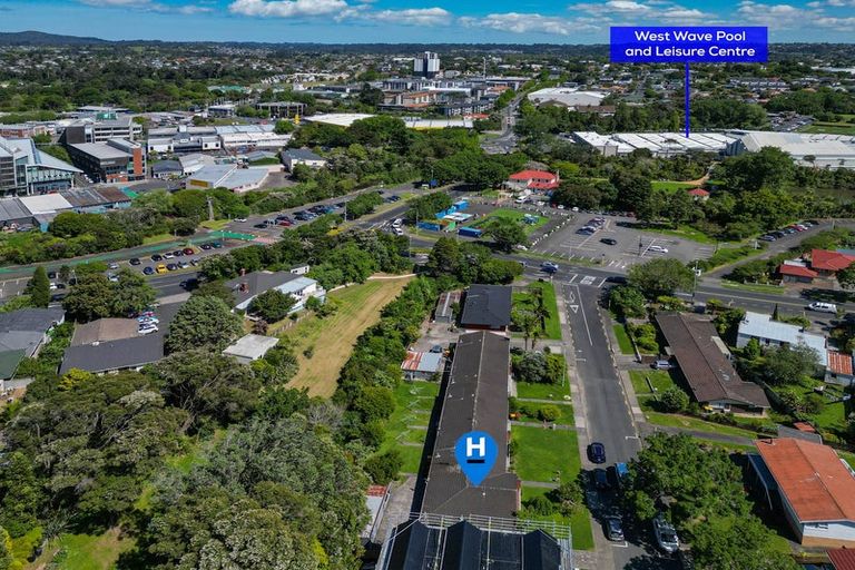 Photo of property in 5/1 Takapu Street, Henderson, Auckland, 0612