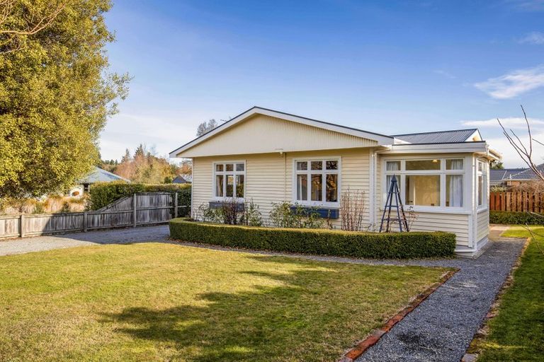 Photo of property in 14 Park Avenue, Oxford, 7430