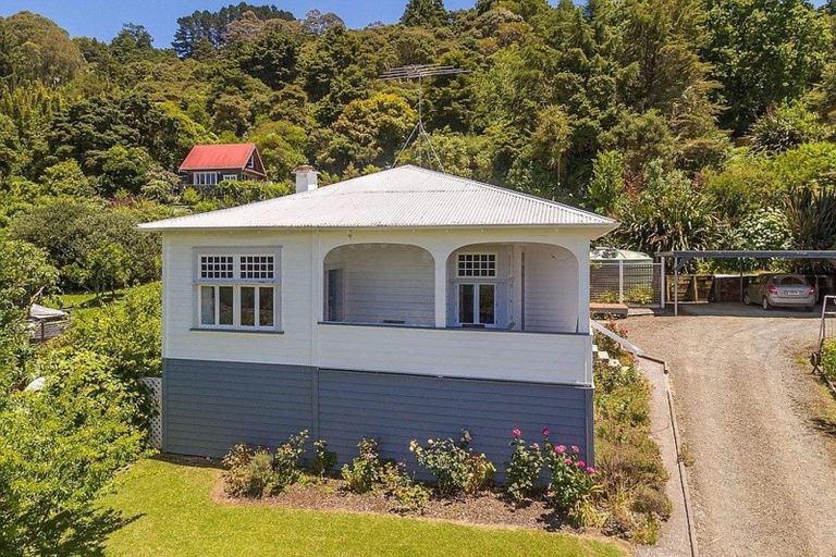 Photo of property in 13 Old Beach Road, Kohukohu, 0491