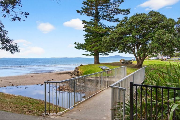 Photo of property in 1/50 Masterton Road, Rothesay Bay, Auckland, 0630