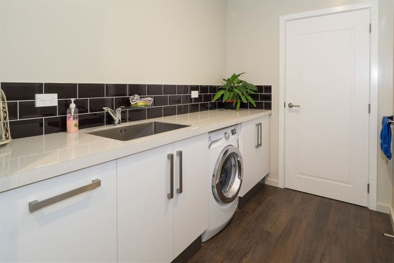 Photo of property in 17 Whiteoak Grove, Tinwald, Ashburton, 7700