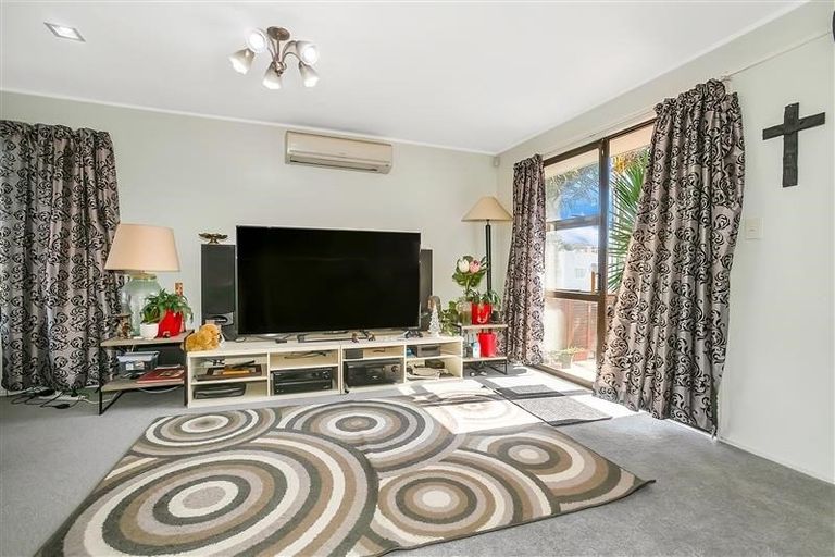 Photo of property in 8 Tane Street, New Lynn, Auckland, 0600