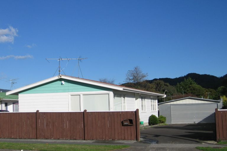 Photo of property in 6 Mimihau Grove, Wainuiomata, Lower Hutt, 5014