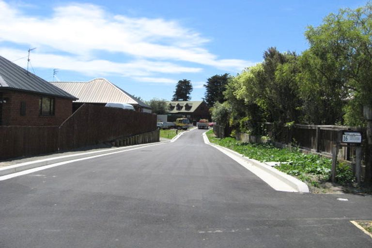 Photo of property in 16 Waitikiri Drive, Parklands, Christchurch, 8083