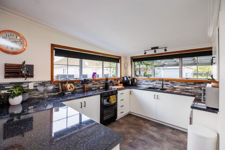 Photo of property in 5 Daniell Street, Bulls, 4818