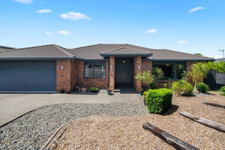 Photo of property in 14 Compton Grove, Huntington, Hamilton, 3210