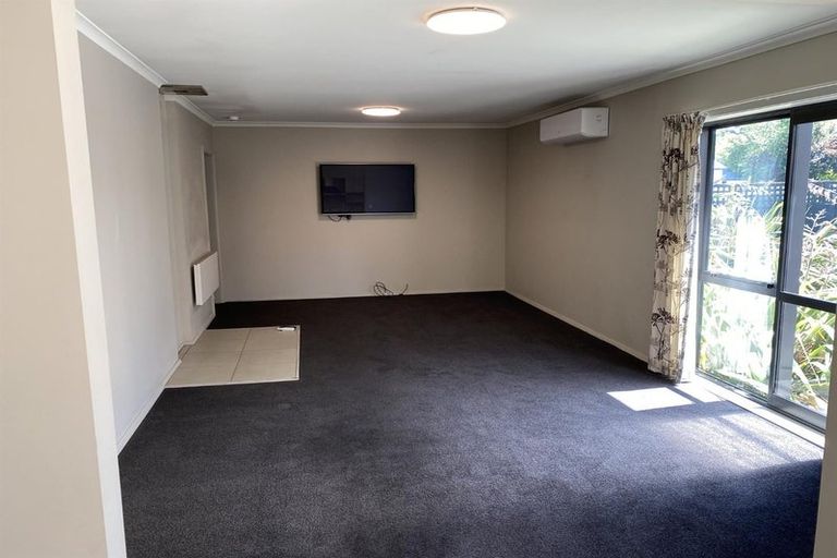 Photo of property in 12 Auburn Avenue, Upper Riccarton, Christchurch, 8041