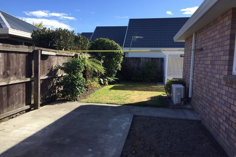 Photo of property in 25 Creese Place, Redwood, Christchurch, 8051