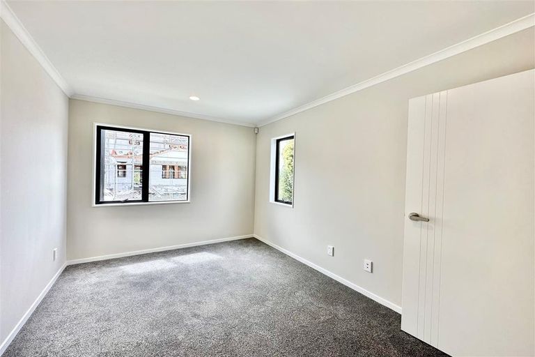 Photo of property in 33 Combat Street, Papakura, 2110